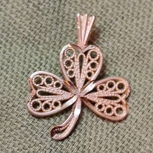 Michael Anthony 14kt Gold Clover Necklace